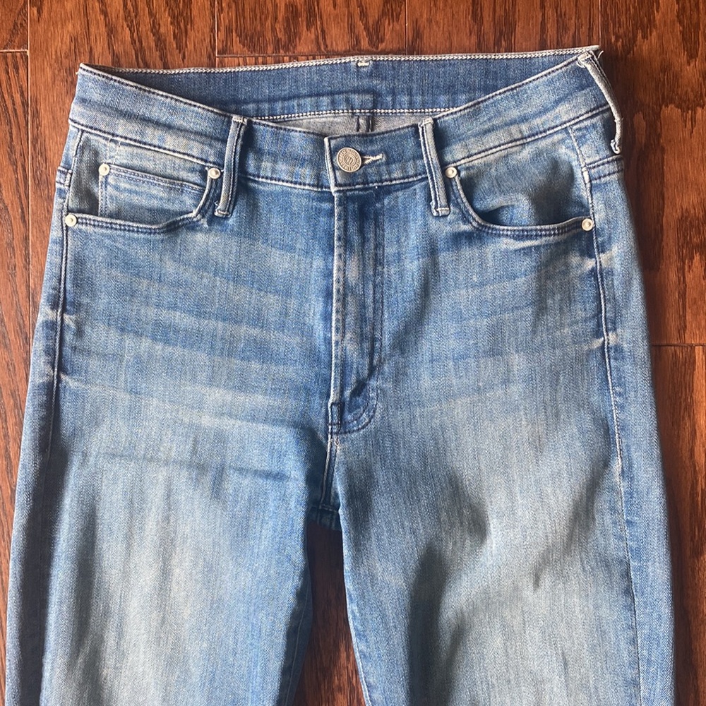 Mother distressed skinny jean